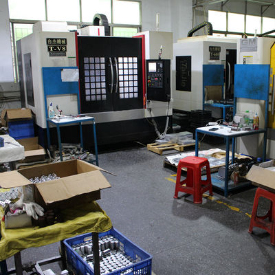 ชิ้นส่วนอลูมิเนียม CNC แบบกำหนดเองที่มีความแม่นยำสูง Beadblasting Silkscreening Surface Finish