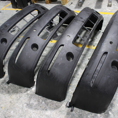 OEM ODM การฉีดขึ้นรูปปฏิกิริยา RIM ชิ้นส่วนขนาดใหญ่สำหรับกันชนหน้ารถยนต์